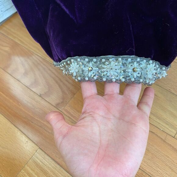 1960s Voluptuous Purple Velvet Maxi Dress - Picture 3 of 13